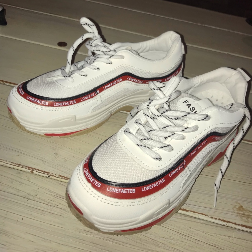 Women's fashion chunky sneakers